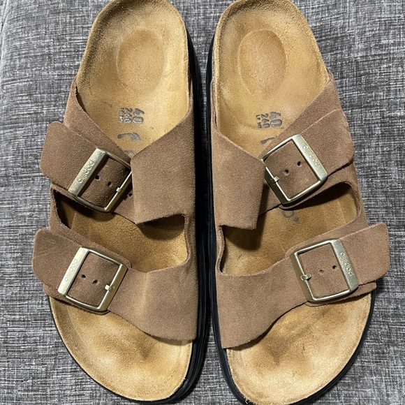 Birkenstock: Papillio Arizona Suede Platform sandal - Picture 3 of 7